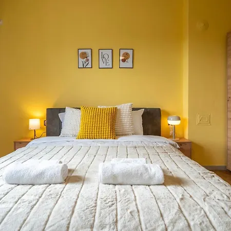 Golden Glow Appartement *