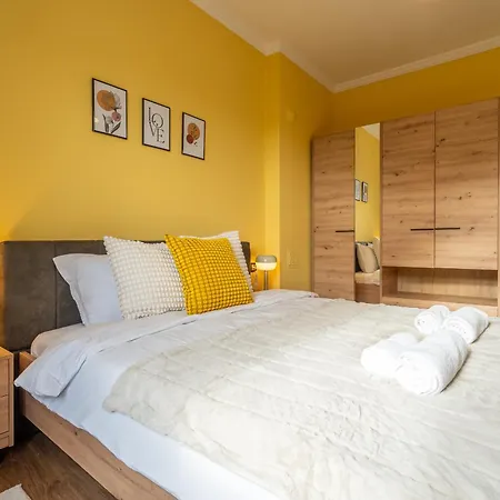 Golden Glow Appartement