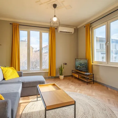 Golden Glow Appartement *